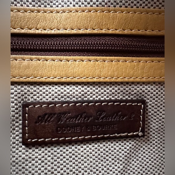 🛍️Vintage Dooney & Bourke yellow/brown leather bucket shoulder Bag. (14X12X6) - Picture 16 of 16